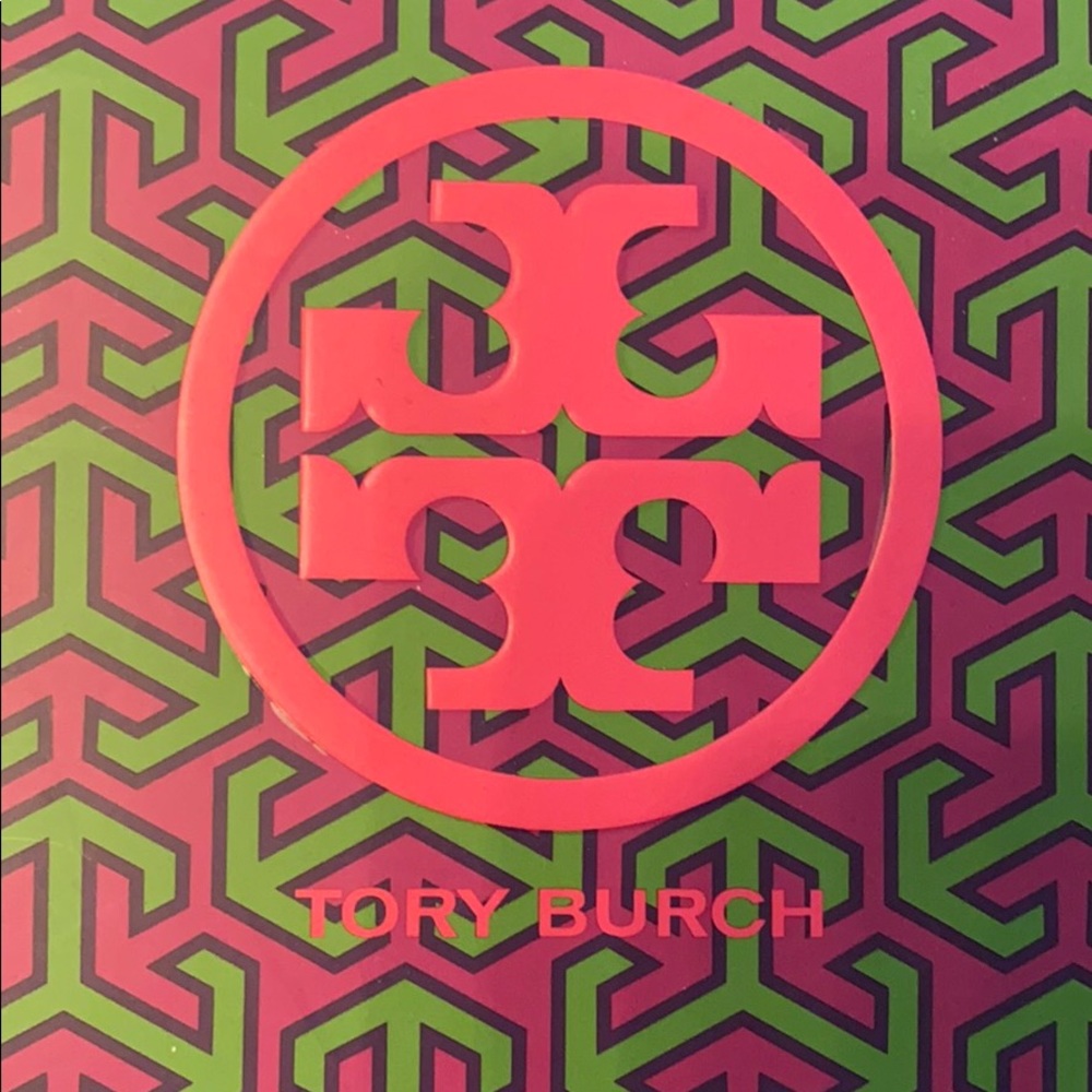 Meet your Posher, Nydia